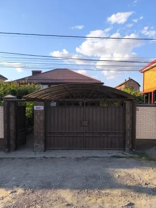 2-х эт. дом 230 кв.м. на 6 сотках