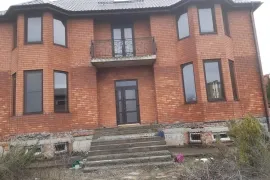 дом, 300 м² на участке 8сот