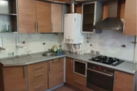 3-к. квартира, 82 м², 1/5 эт.