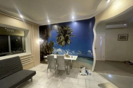 4-к. квартира, 132 м², 2/2 эт.