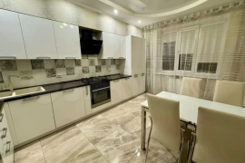 2-к. квартира, 72 м², 2/5 эт.