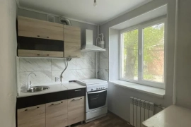 2-к. квартира, 42 м², 1/5 эт.