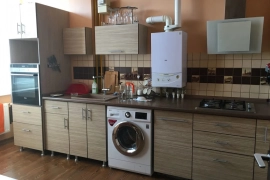 3-к. квартира, 70 м², 3/3 эт.