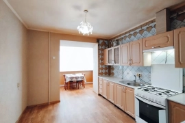 3-к. квартира, 81 м², 1/4 эт.