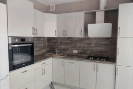 3-к. квартира, 74,2 м², 1/3 эт.