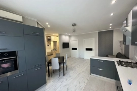 3-к. квартира, 81,1 м², 4/5 эт.