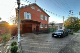 Дом 240 м² на участке 4 сот.