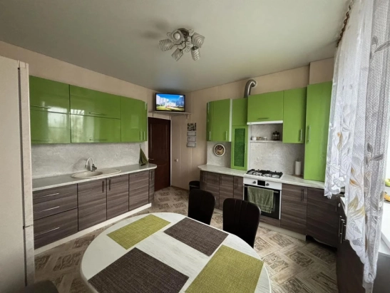 4-к. квартира, 100 м², 4/4 эт.