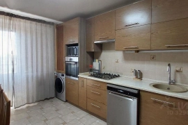 3-комн. квартира, 70 м², 4/5 эт.

