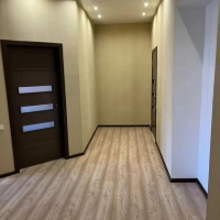 2-к. квартира, 77,1 м², 1/3 эт.