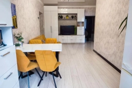 2-к. квартира, 65 м², 1/10 эт.