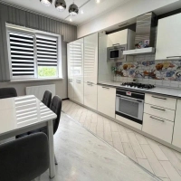 2-ком. квартира, 70 м², 4/6